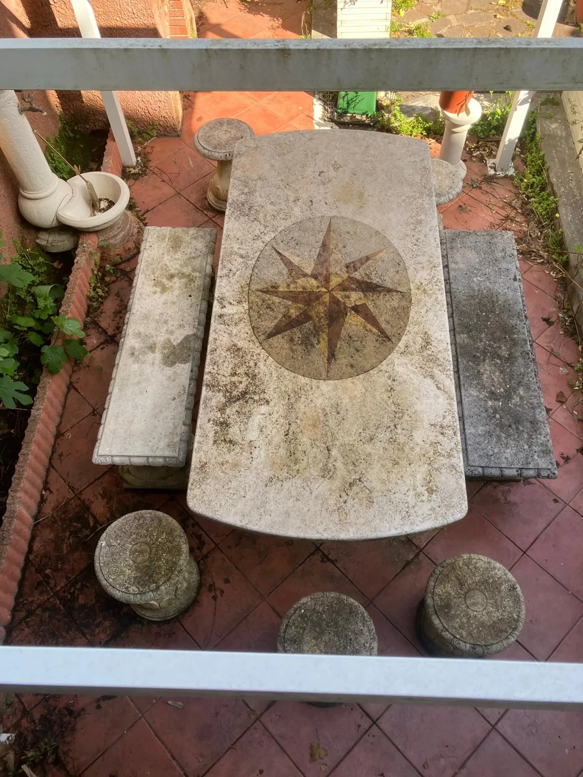 Pulizia e riqualifica giardino con gazebo e arredi, Roma — foto 22